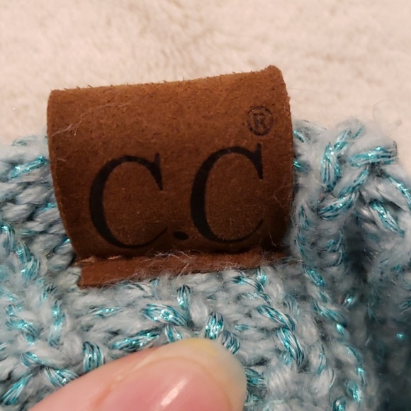 CC messy bun hat - Picture 3 of 4